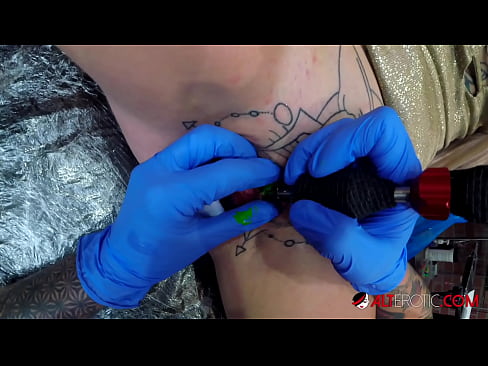 ❤️ Itin tatuiruota karšta Sully Savage gavo tatuiruotę ant savo klitorio ☑ Kokybiškas seksas prie lt.onlydesiporn.ru ❌❤